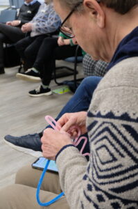 Jörg von der BürgerSolarBeratung Quarnbek visualisiert den aktuellen Stand seines Projekts 
