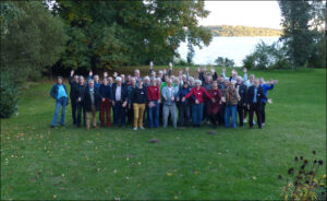 Gruppenbild der Teilnehmenden des Auftakttreffens zum Netzwerk Bürgerenergie SHH in Malente